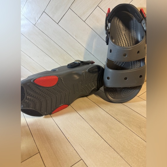 Crocs Classic All-Terrain Sandal Grey Size J2 Double Strap - Picture 5 of 6